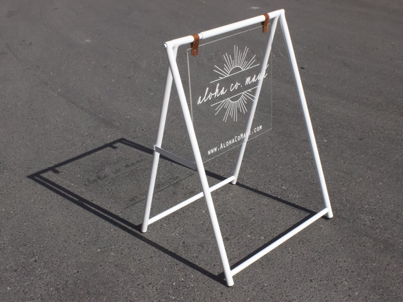 {{ a frame sidewalk sign }} - {{ adroniki }}