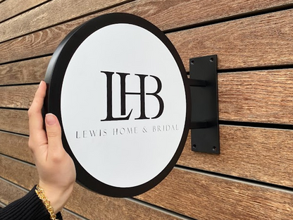 Our customizable round blade sign features double-sided printing with options for personalized size, color, and logo. Perfect for storefronts and cafes, this high-quality sign is an excellent branding tool. Made from durable metal, it’s suitable for both indoor and outdoor environments.
