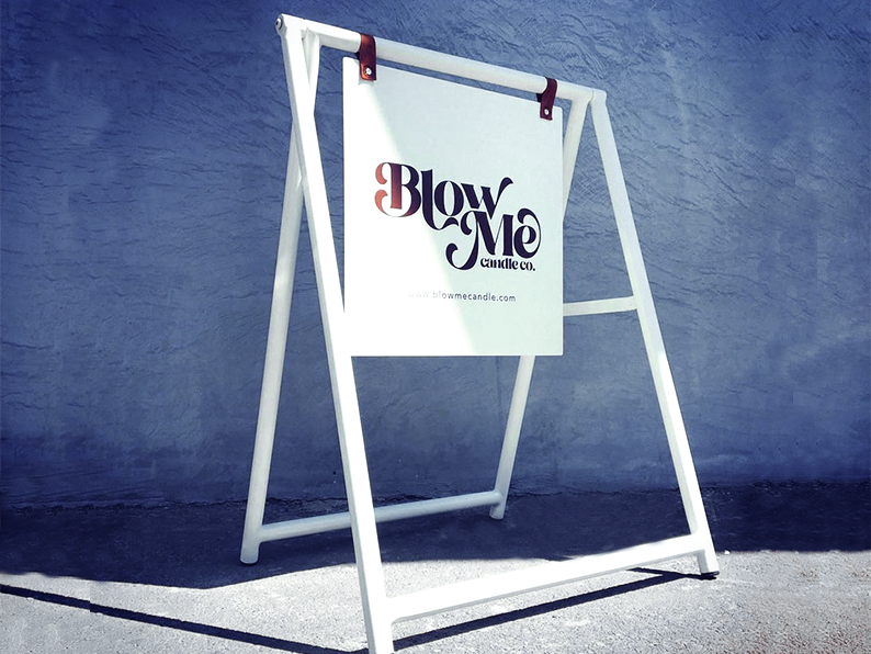 {{ a frame sidewalk sign }} - {{ adroniki }}